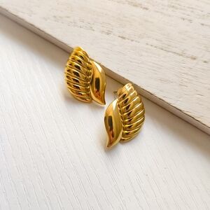 Elegant Gold Leaf Earrings